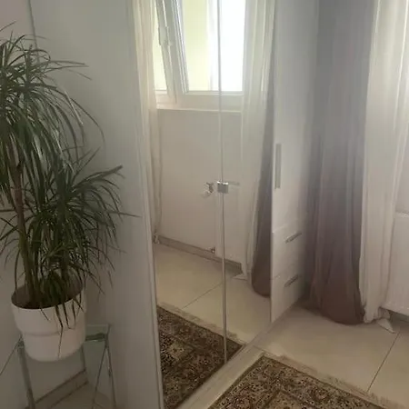 Schoene Naehe Duesseldorf Messe Und Flughafen * Duisbourg