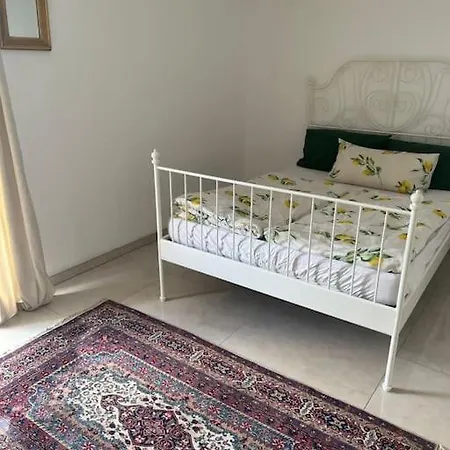 Schoene Naehe Duesseldorf Messe Und Flughafen Duisbourg